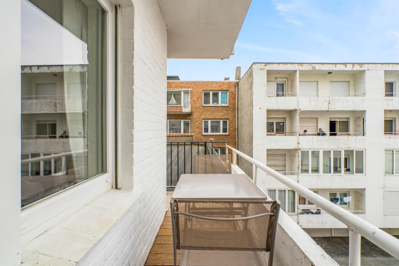 Апартаменты Modern And Bright Seaside App W Seaview & Terrace Остенде Экстерьер фото